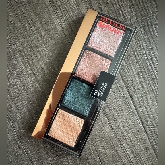 Revlon So Fierce Prismatic Eyeshadow Palette - 963 Slight Flex - Picture 4 of 5